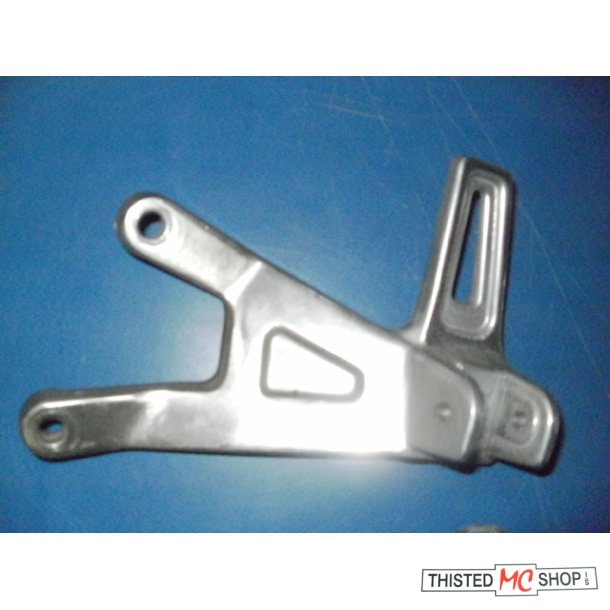 BESLAG FODHVILER BRACKET 4  FZ 750 2KT-2741L-00