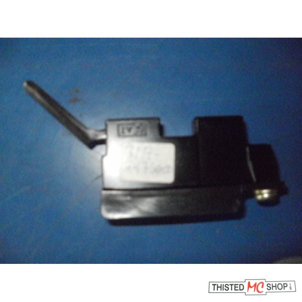 SDE SEAT LEVER ASSY NGLE MANGLER XJ 750 900 31A-24760-00
