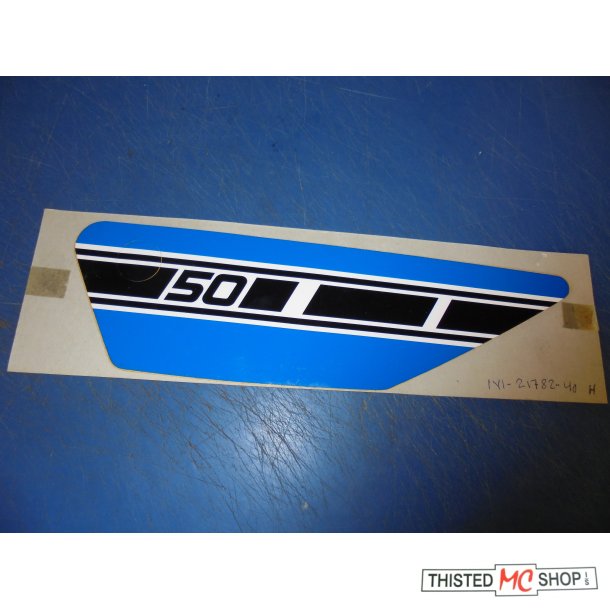 EMBLEM SIDEDKSEL HJRE BL FS1 50 1Y1-21782-40  K - DX 1977