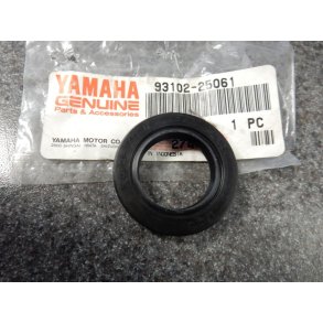 PAKD�SE OIL SEAL 25-40-8MM 93102-25061
