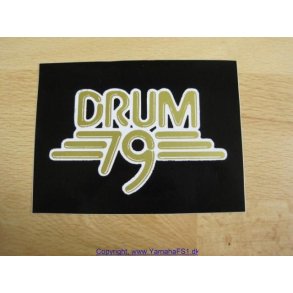 DRUM 79 EMBLEM  SIDED�KSEL K - DX 1979  STK PRIS