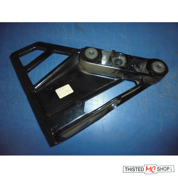 BRACKET 2  FZ 750 1AE-W2748-00