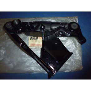 BRACKET 3 FZ 750 1AE-W2749-00