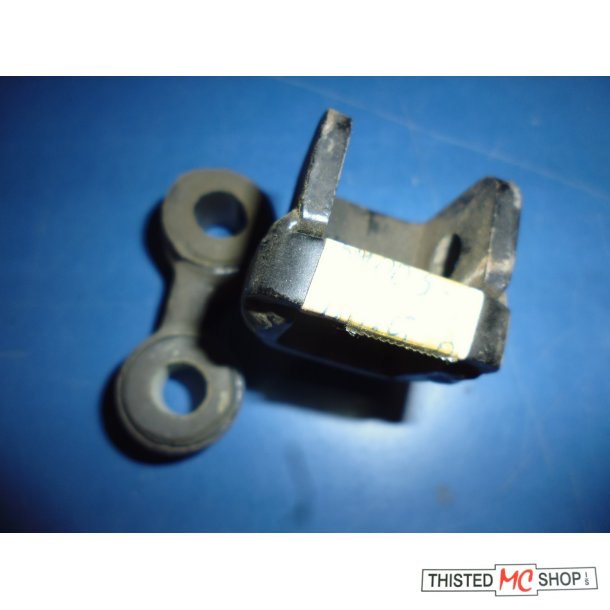 FODHVILER HOLDER STEP HOLDER FRONT RH KZ 650B C KZ 750L R 34003-1065